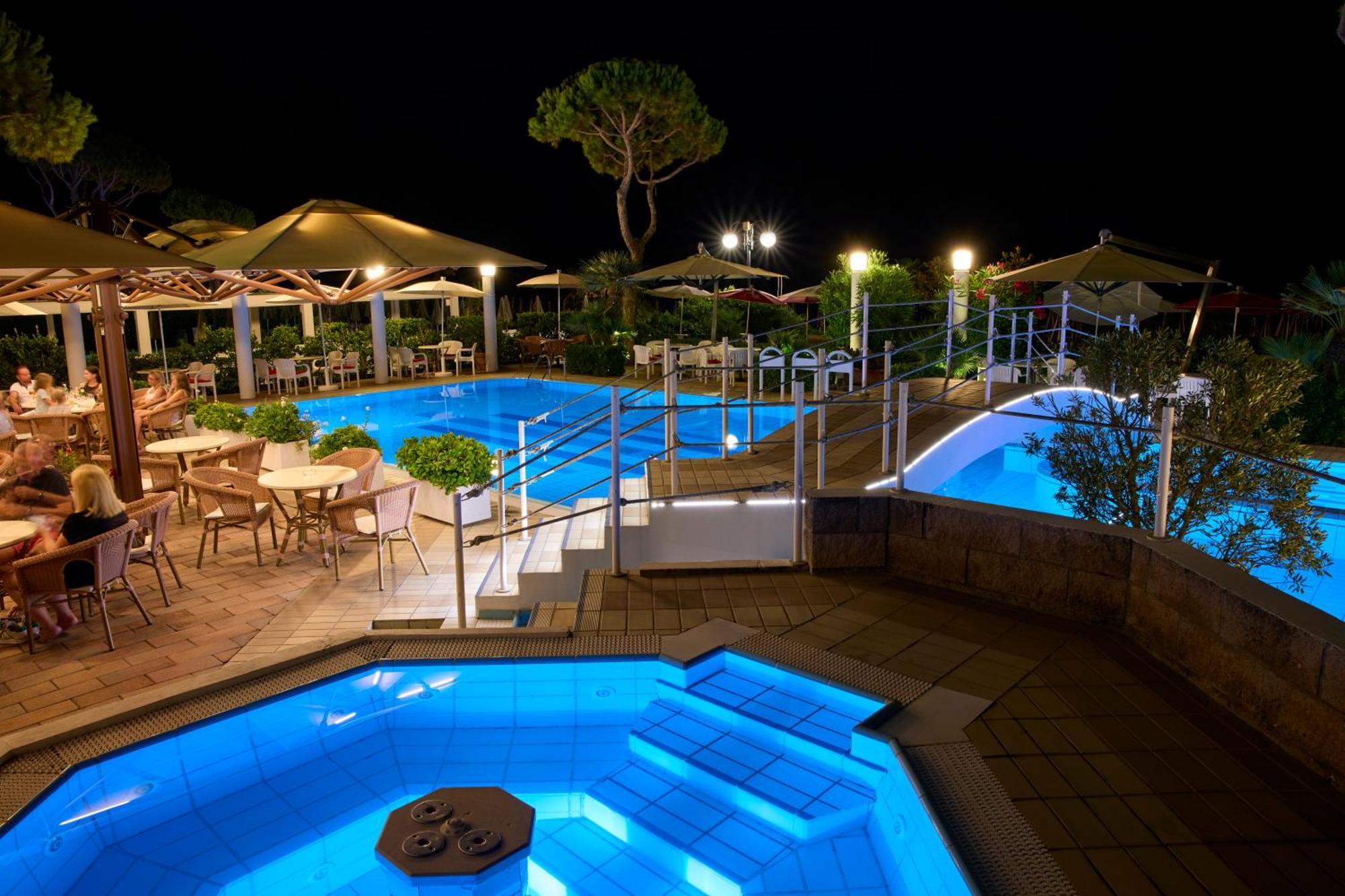 Ruhl Beach Hotel & Suites ليدو دي يسولو المظهر الخارجي الصورة