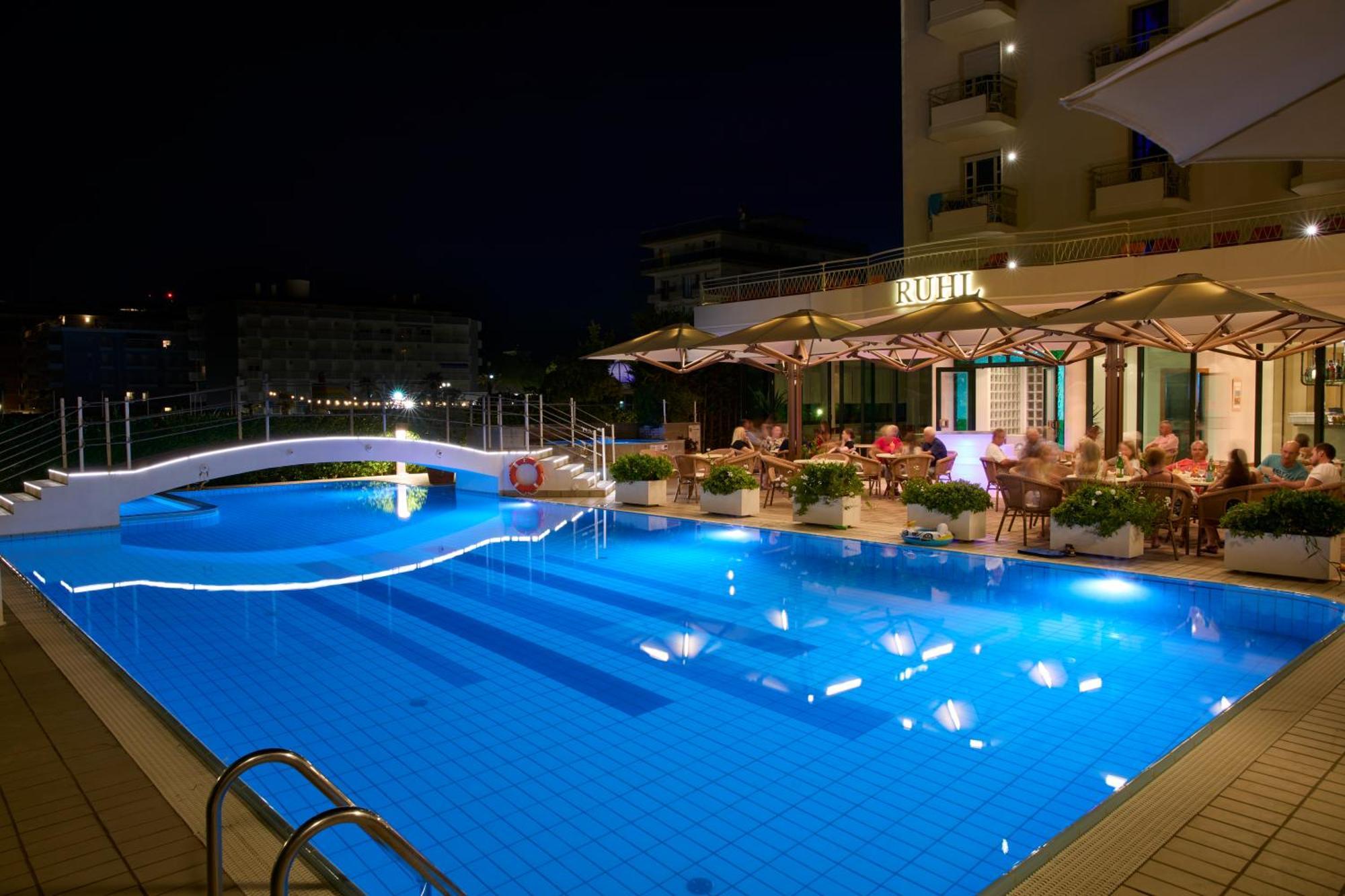 Ruhl Beach Hotel & Suites ليدو دي يسولو المظهر الخارجي الصورة