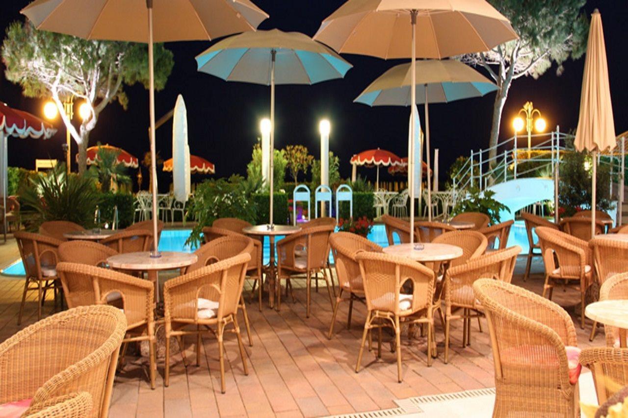 Ruhl Beach Hotel & Suites ليدو دي يسولو المظهر الخارجي الصورة