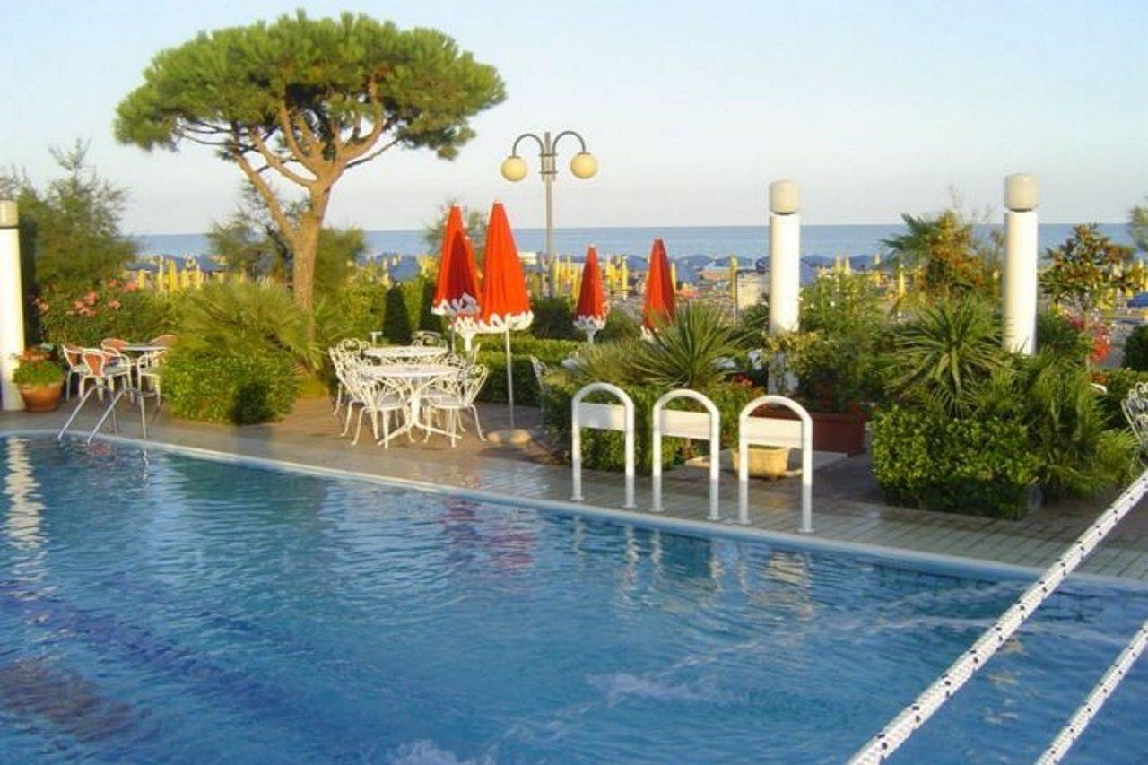 Ruhl Beach Hotel & Suites ليدو دي يسولو المظهر الخارجي الصورة