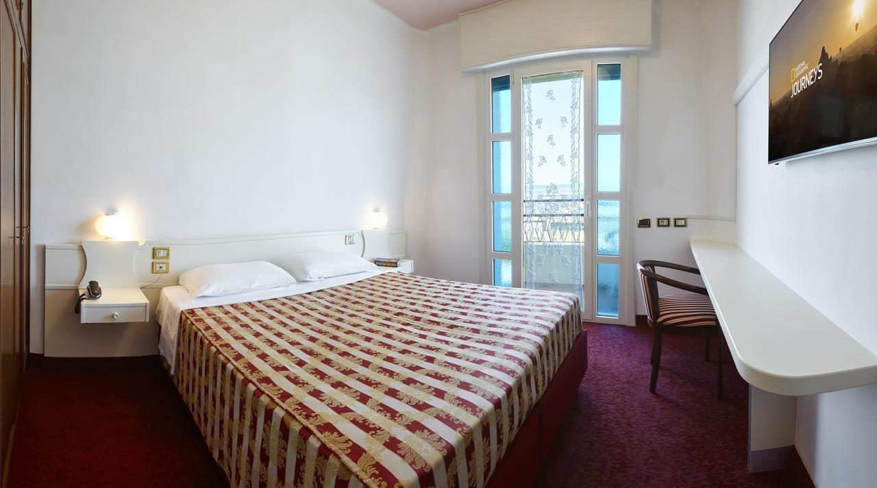 Ruhl Beach Hotel & Suites ليدو دي يسولو المظهر الخارجي الصورة