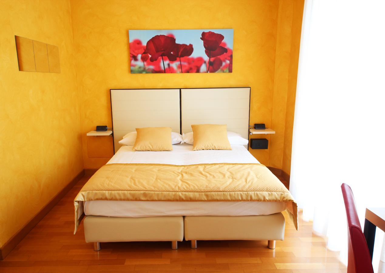 Ruhl Beach Hotel & Suites ليدو دي يسولو المظهر الخارجي الصورة