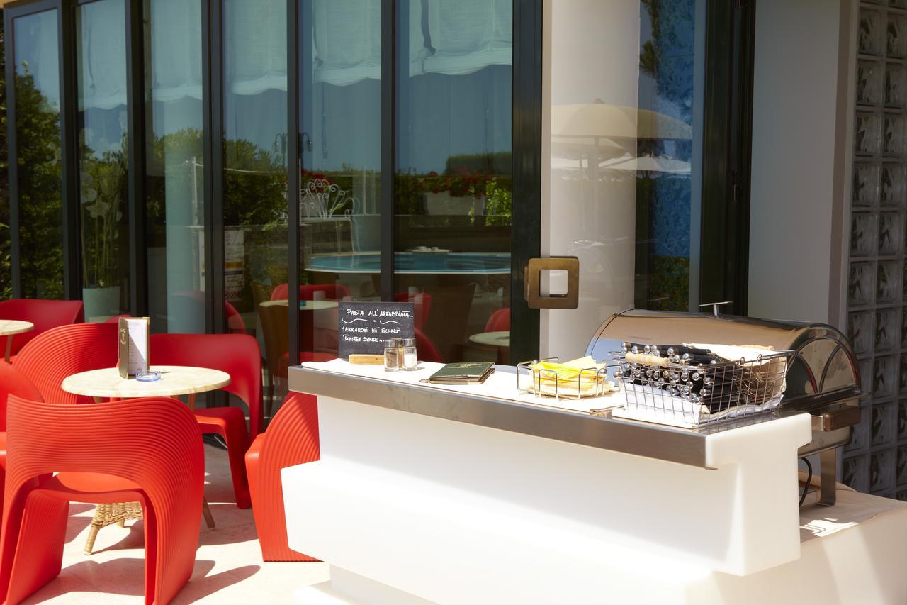 Ruhl Beach Hotel & Suites ليدو دي يسولو المظهر الخارجي الصورة