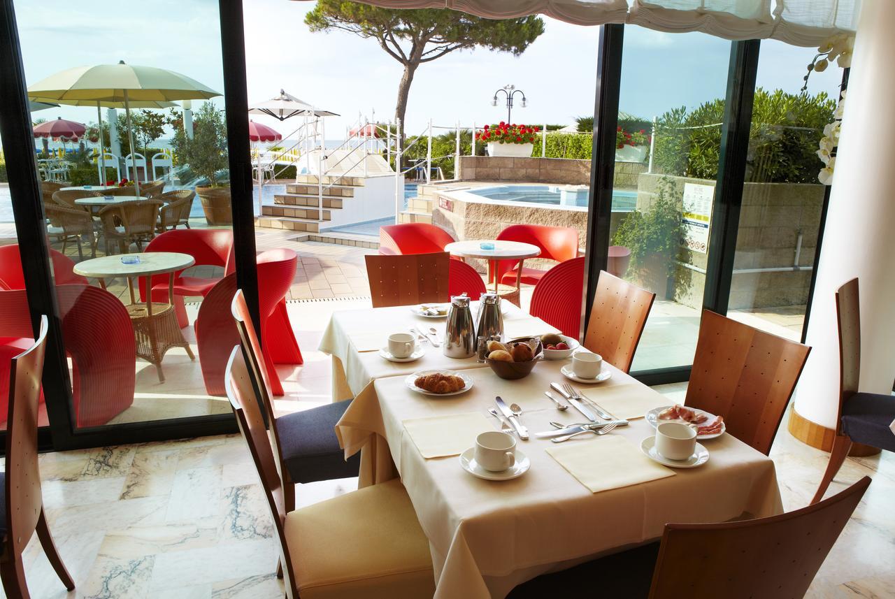Ruhl Beach Hotel & Suites ليدو دي يسولو المظهر الخارجي الصورة
