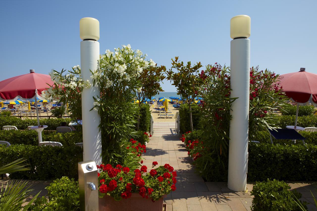 Ruhl Beach Hotel & Suites ليدو دي يسولو المظهر الخارجي الصورة