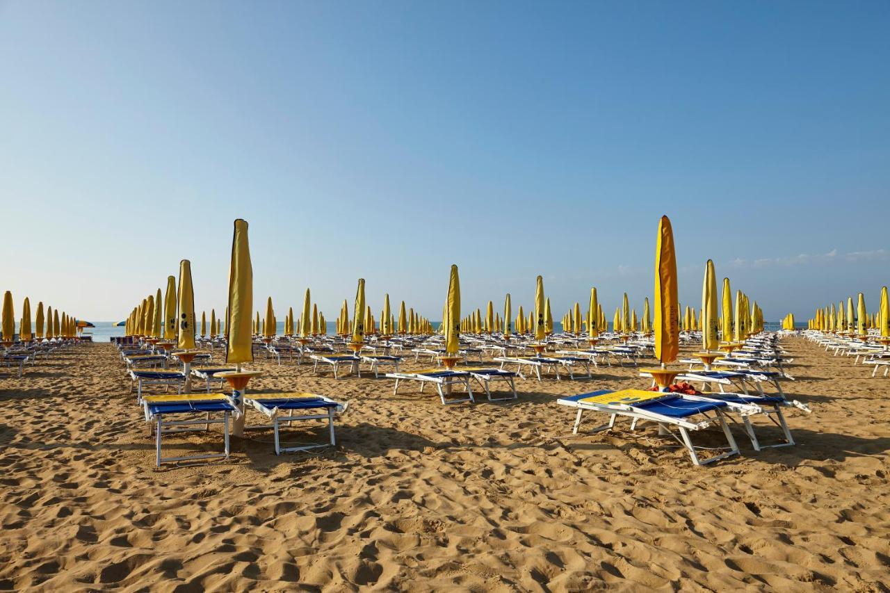 Ruhl Beach Hotel & Suites ليدو دي يسولو المظهر الخارجي الصورة